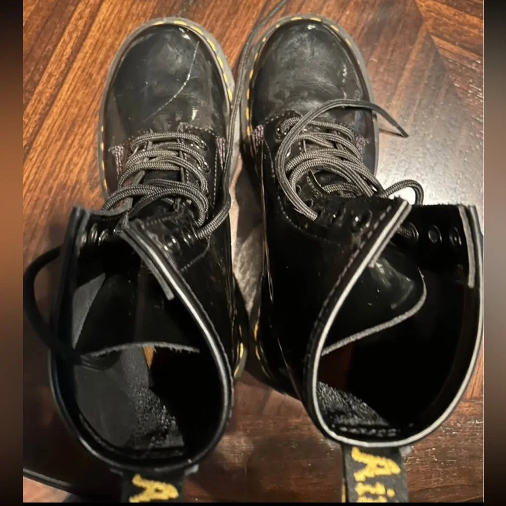 Dr Doctor Doc Martens Air Wair size 5 black patent combat boots